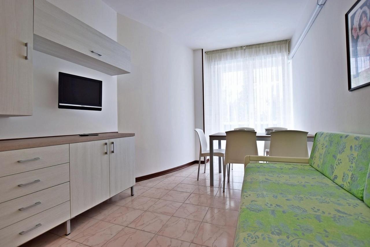 Condominio Luna 1 Lignano Sabbiadoro Kültér fotó