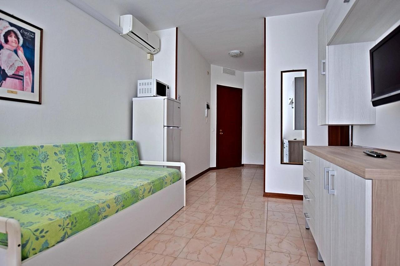 Condominio Luna 1 Lignano Sabbiadoro Kültér fotó